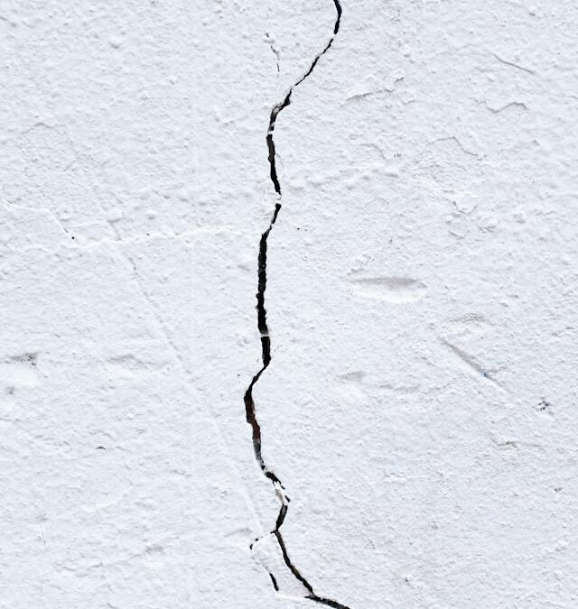 Resolving Drywall Cracks and Nail Pops in 2024